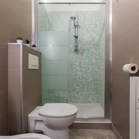 아파트 Guesthost - Bo16 2 Min Walk From Porta San Donato!