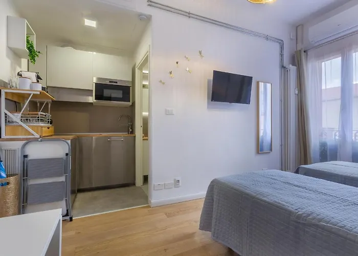 Guesthost - Bo16 2 Min Walk From Porta San Donato! *