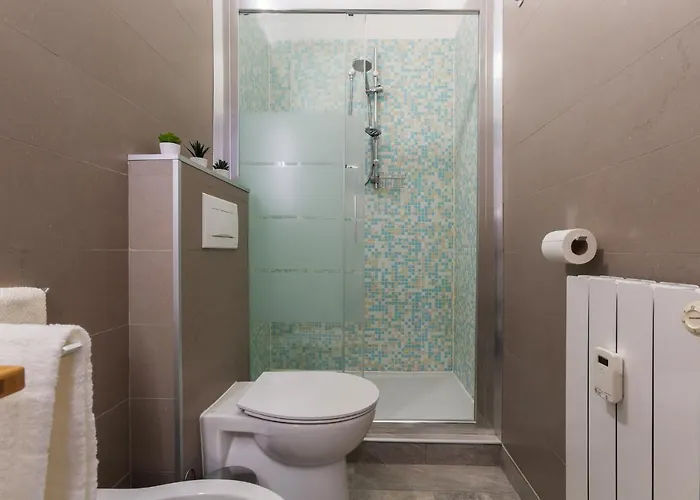 Апартаменты Guesthost - Bo16 2 Min Walk From Porta San Donato!