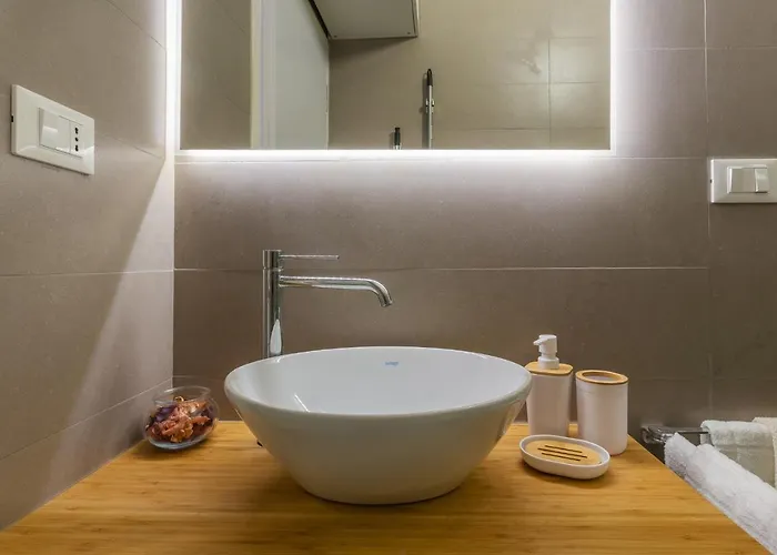 Guesthost - Bo16 2 Min Walk From Porta San Donato! Апартаменты