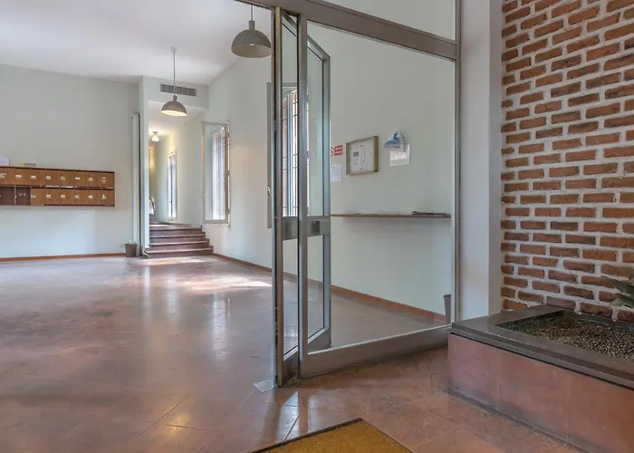 Апартаменты Guesthost - Bo16 2 Min Walk From Porta San Donato! *