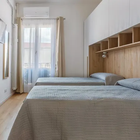 Daire Guesthost - Bo16 2 Min Walk From Porta San Donato! Bolonya